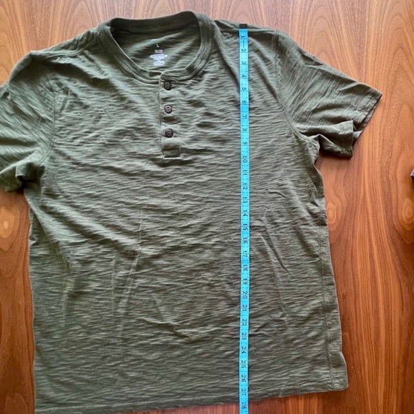 Like new. Set of 2 Sonoma Heathered Olive green & Grey 3 Button Henley- Men's L - Picture 7 of 11